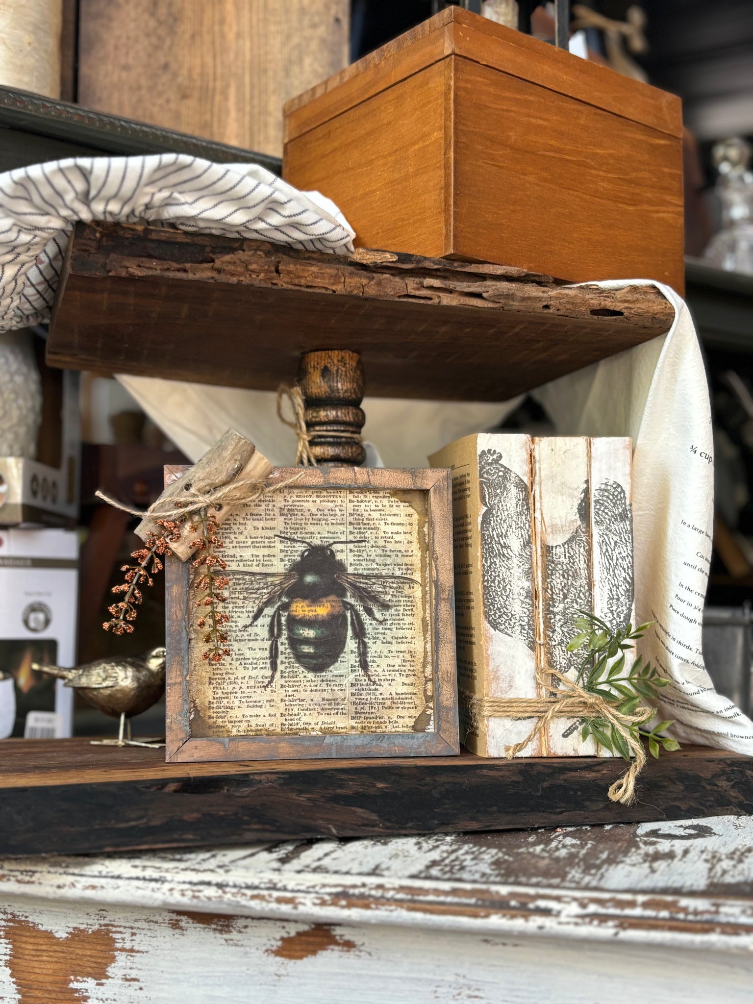 Small Square Bee Wall Decor