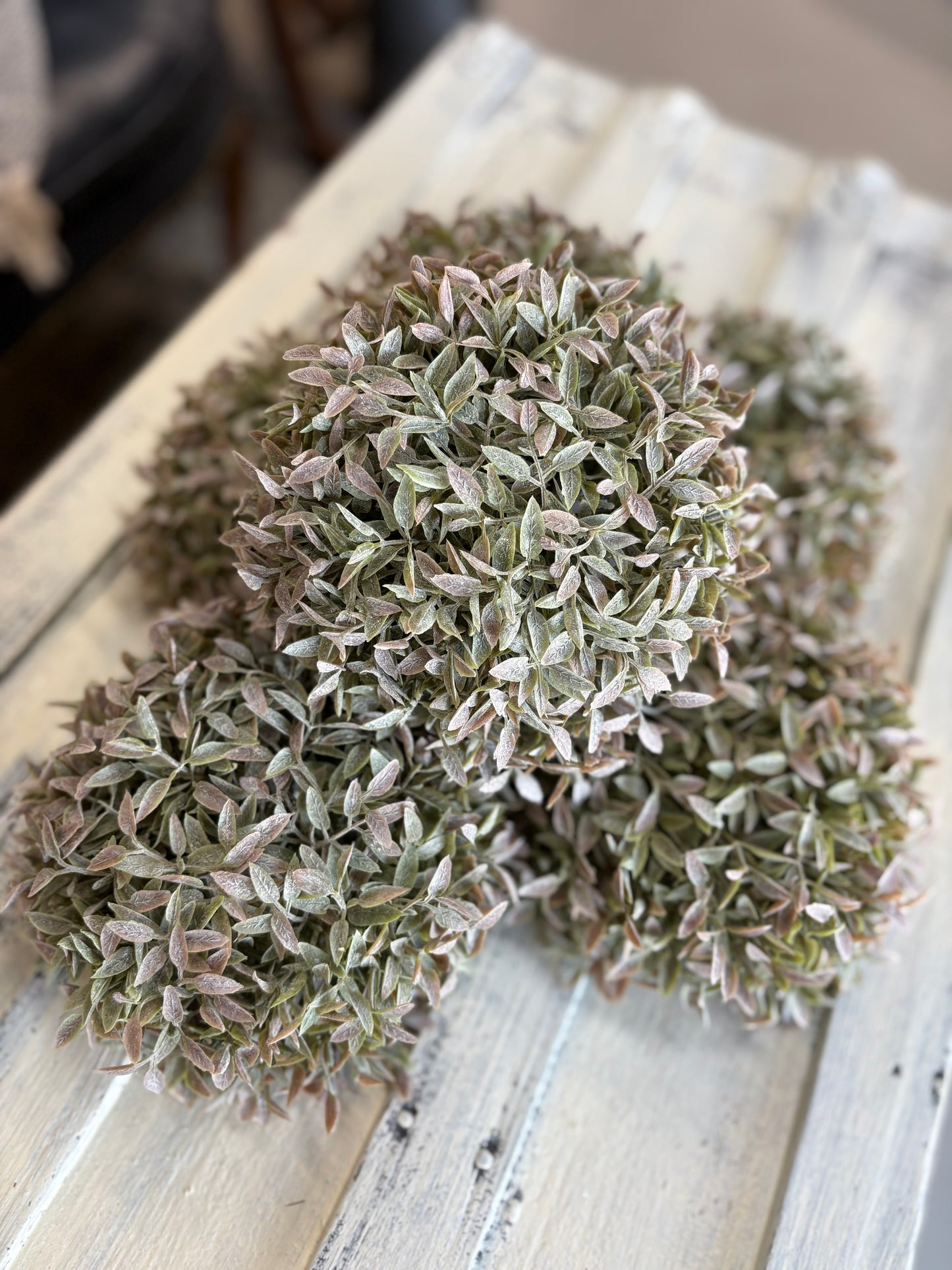 Shiloh Leaves Half Sphere | 8" |