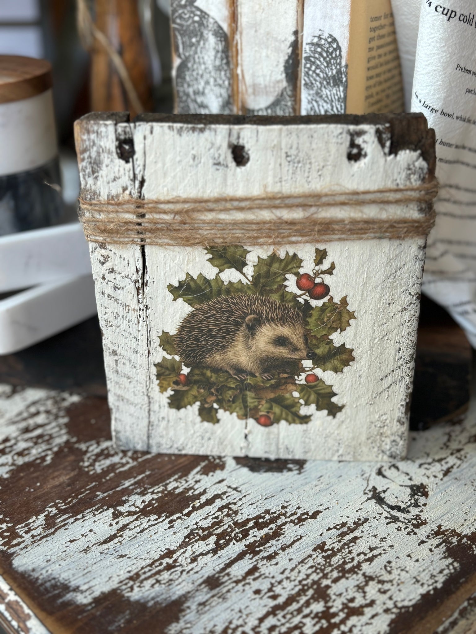 White Distressed Block - Hedgehog