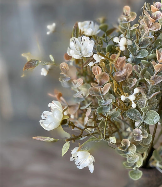 11" Chalice Blooms Bush | Cream |