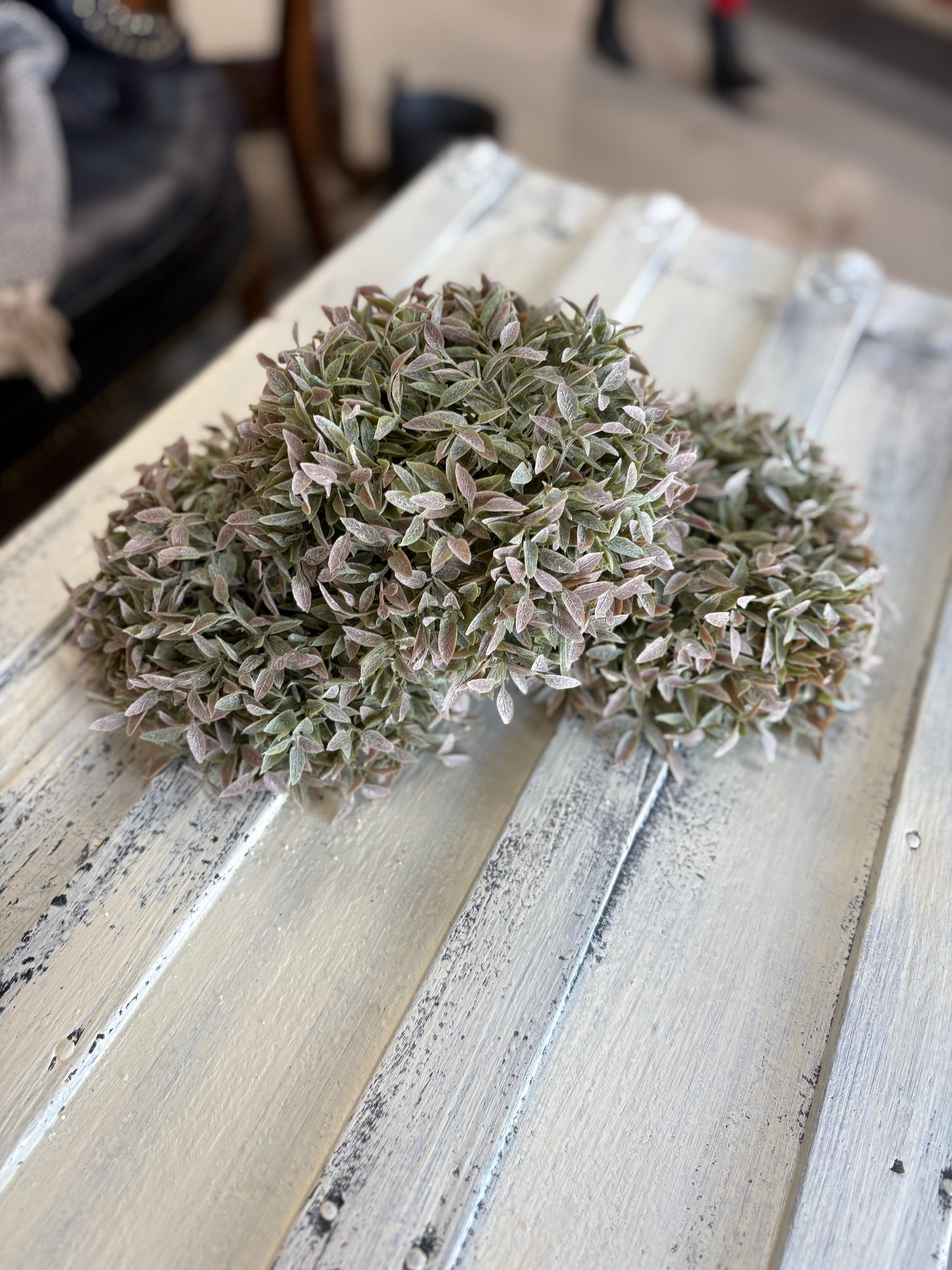 Shiloh Leaves Half Sphere | 8" |