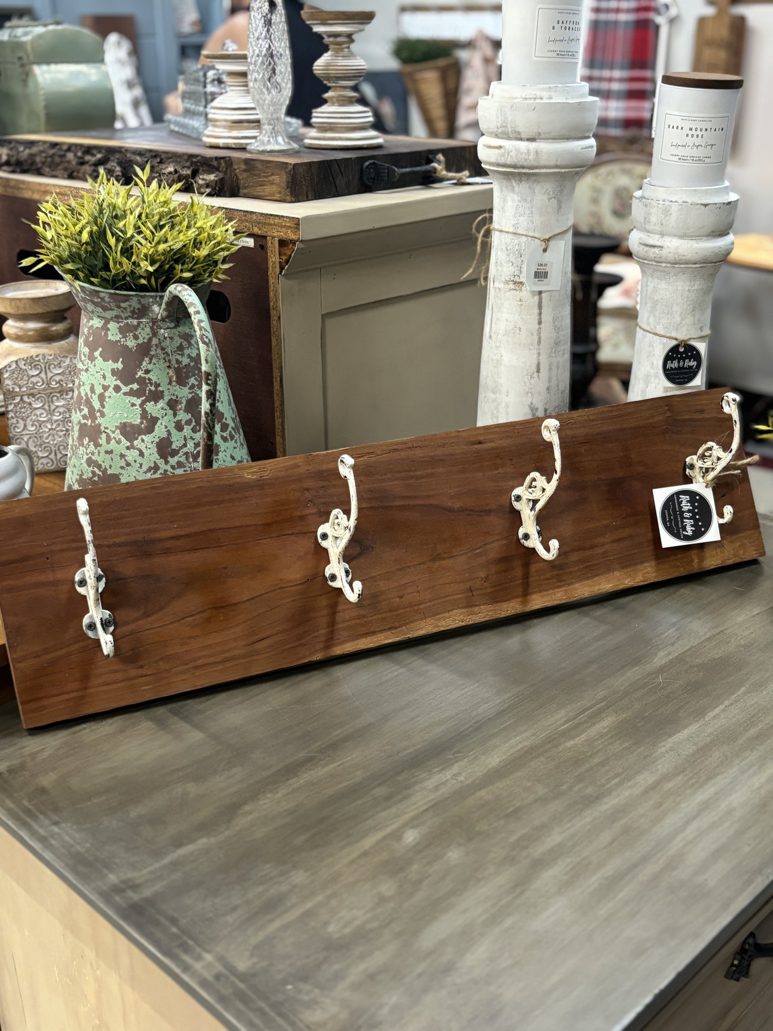 4 Hook Holder