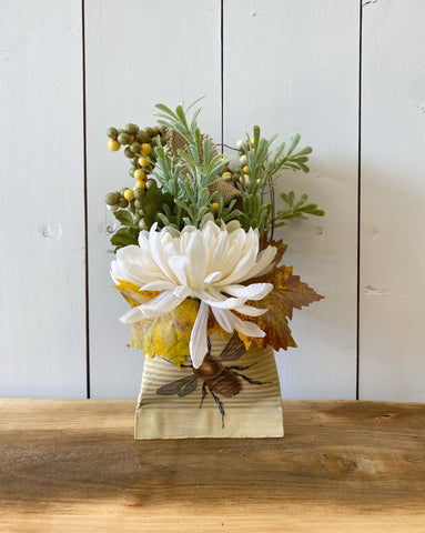 Small Bee Tin Pocket